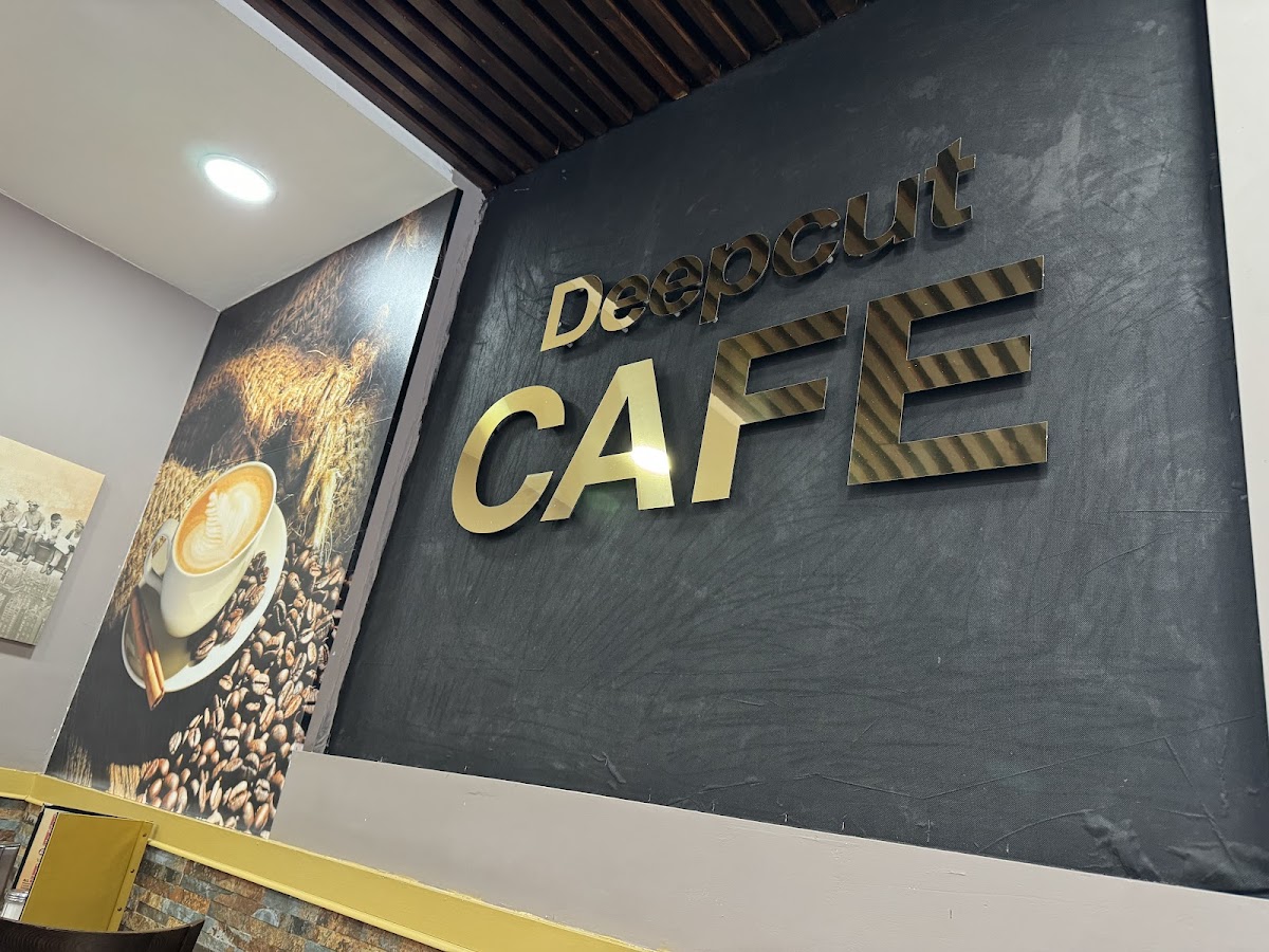 Deepcut Cafe - Photo 4