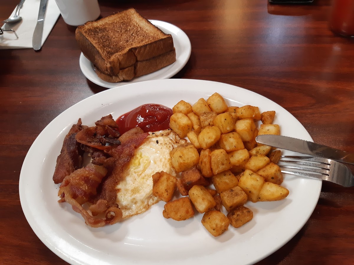 Ms. B's Family Restaurant - Photo 3