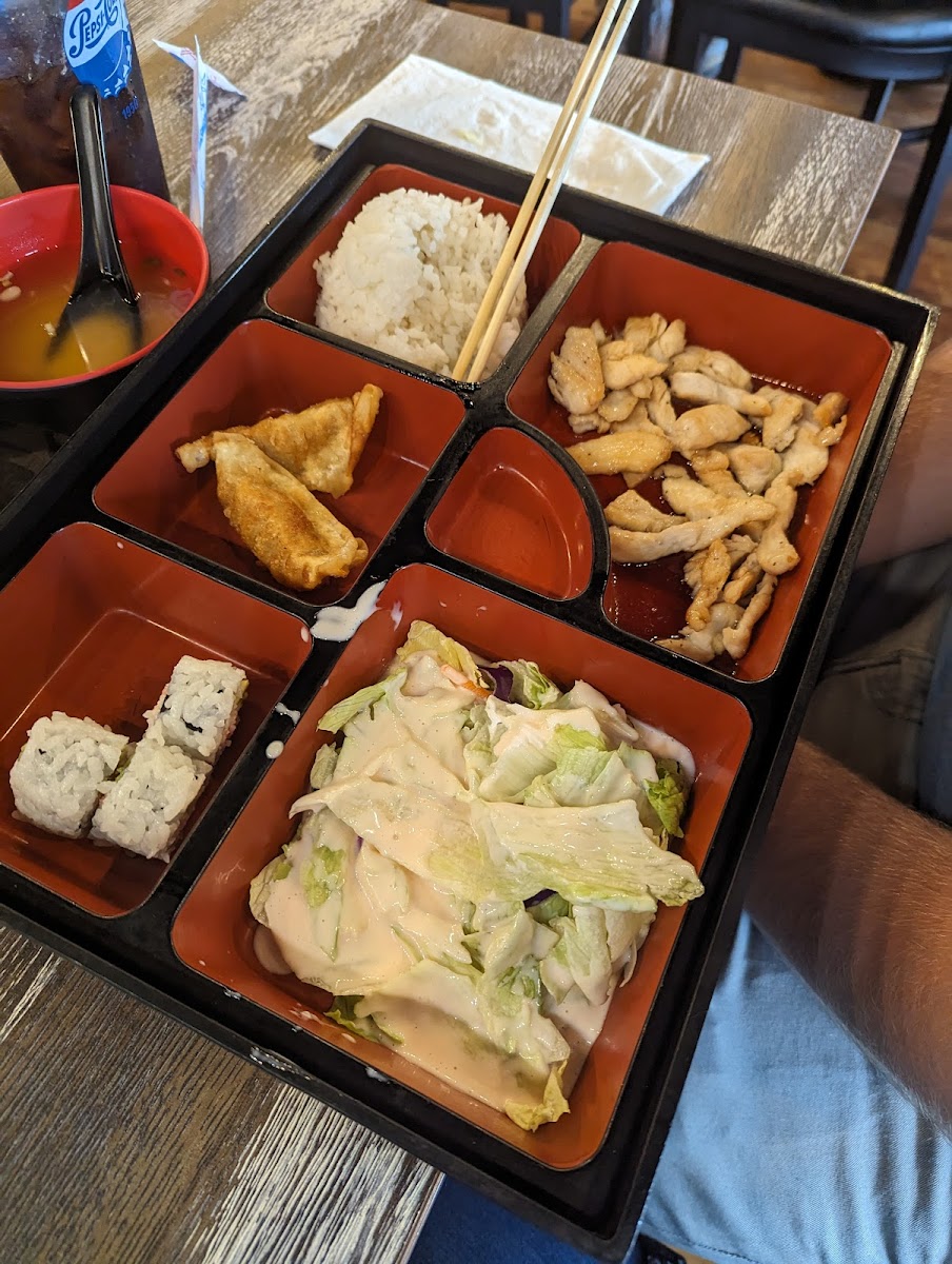 Tataki Sushi Bar - Photo 2
