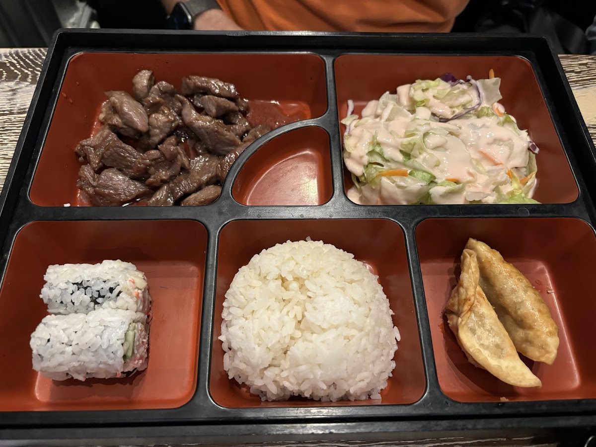 Tataki Sushi Bar - Photo 3