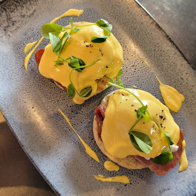 Eggs Benedict