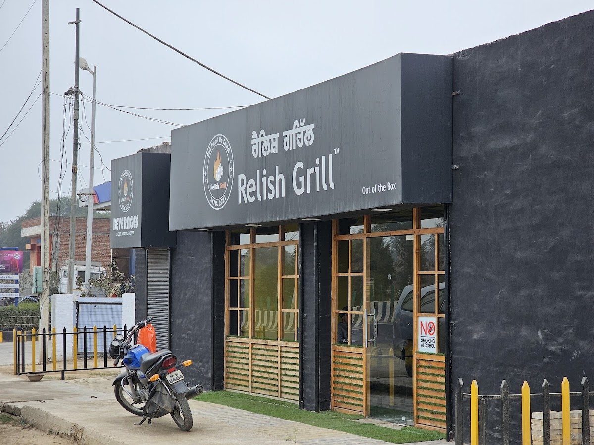 Relish Grill - Photo 3