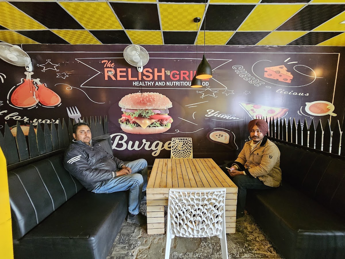 Relish Grill - Photo 4