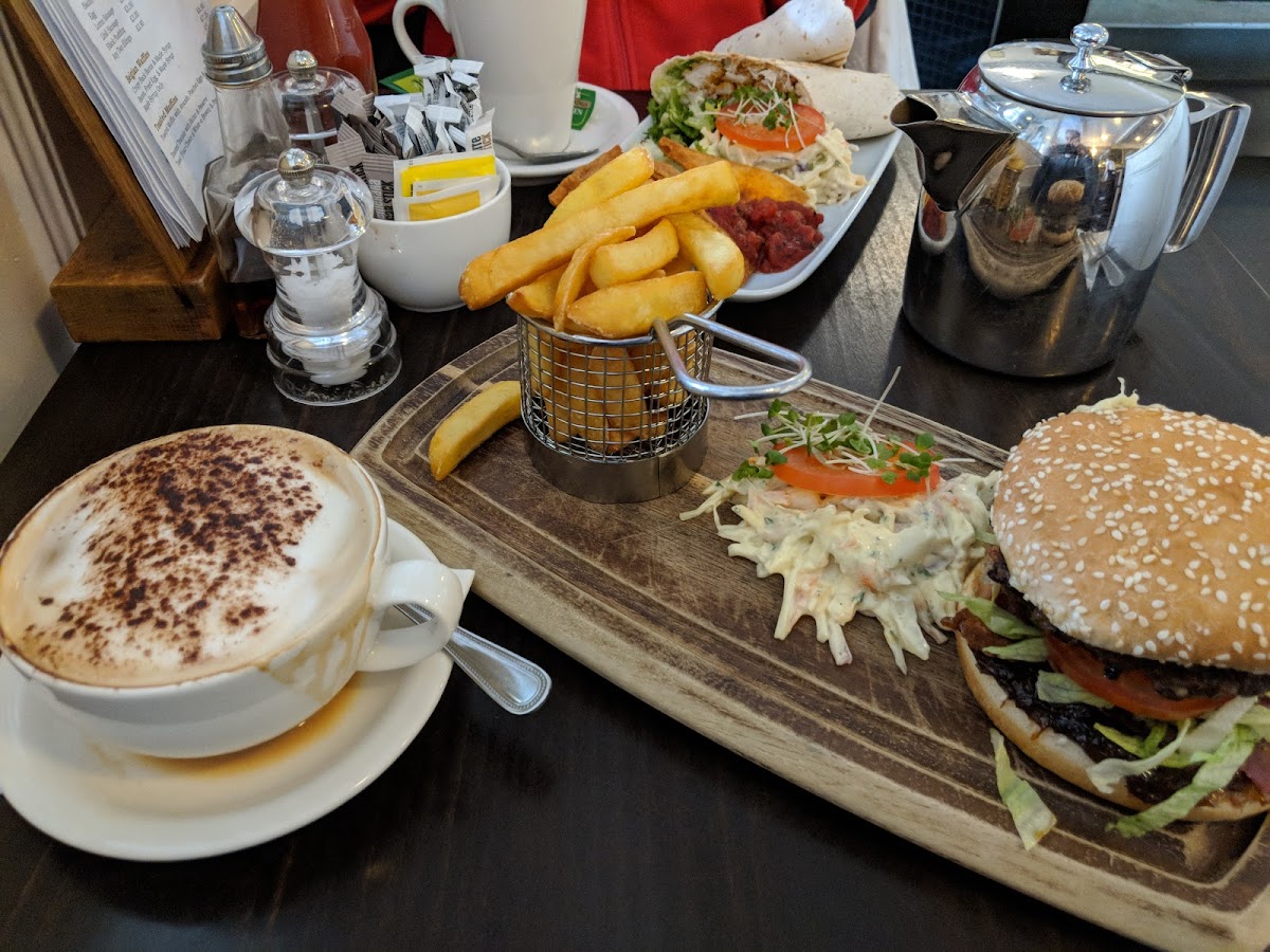 The Caledonian Cafe - Photo 1
