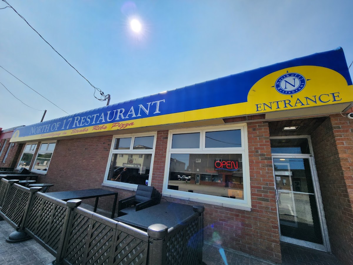 North Of 17 Restaurant - Photo 2