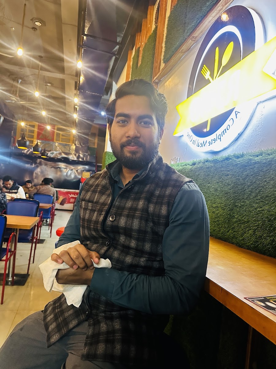 RJ RESTAURANT - Photo 4