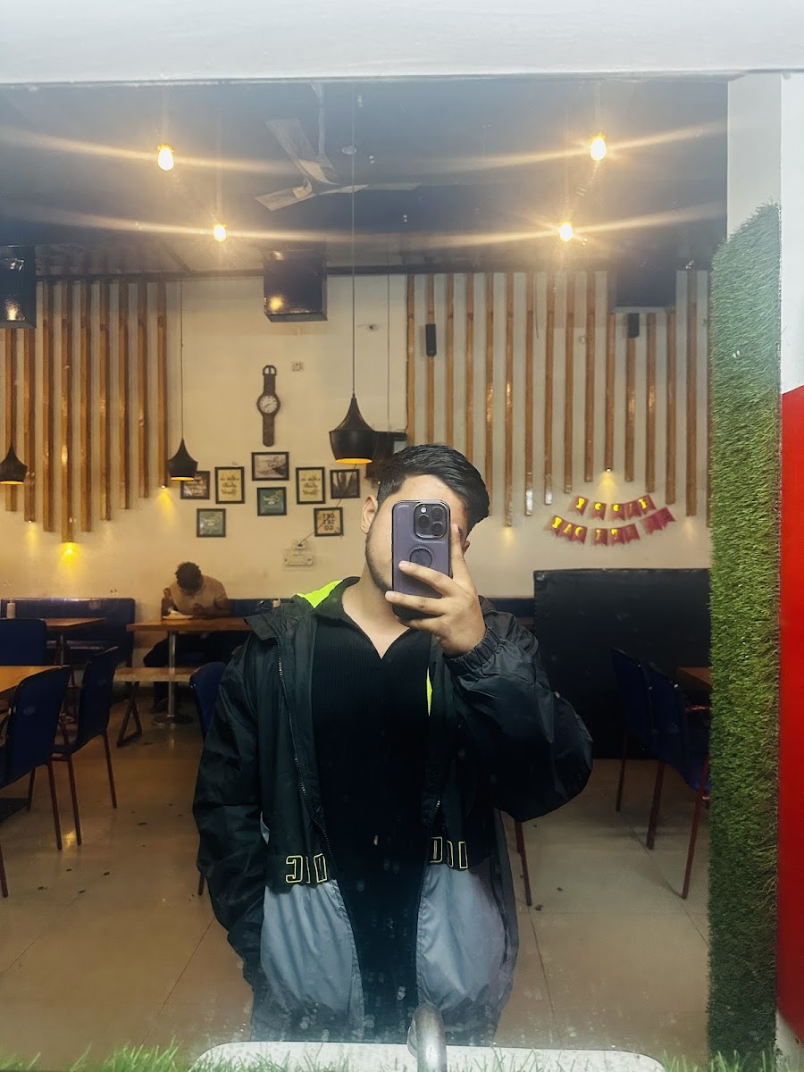 RJ RESTAURANT - Photo 5