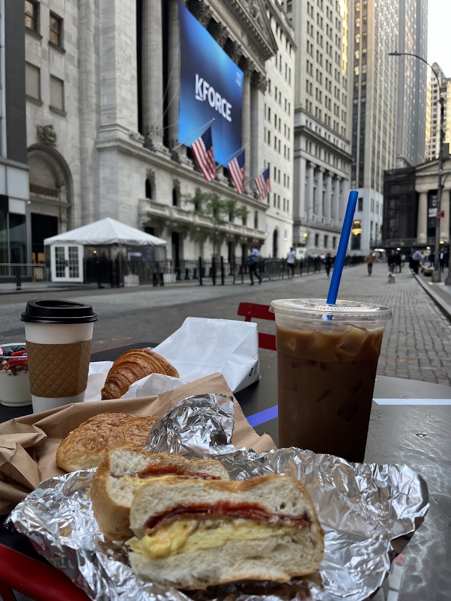 DJ's Breakfast Spot - Photo 1