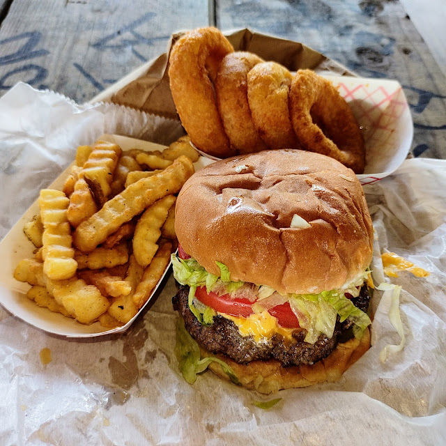 Deluxe Cheeseburger
