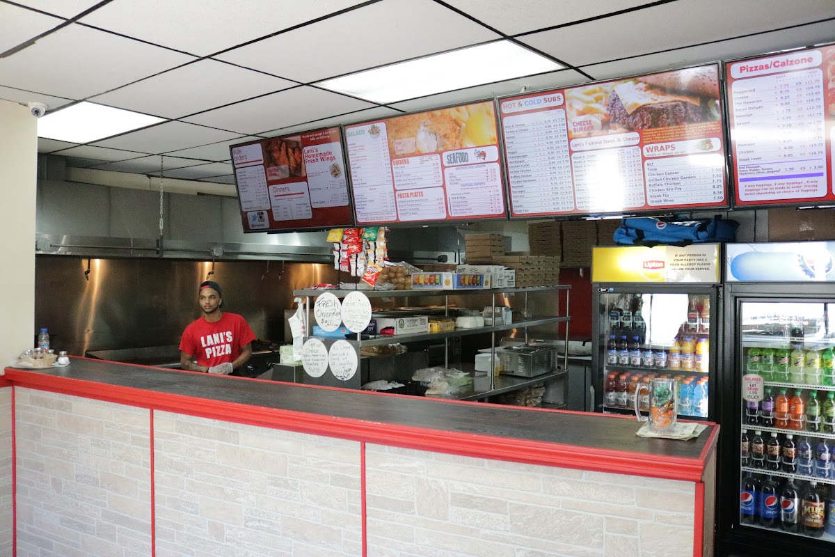 Lani's Pizza - Photo 2