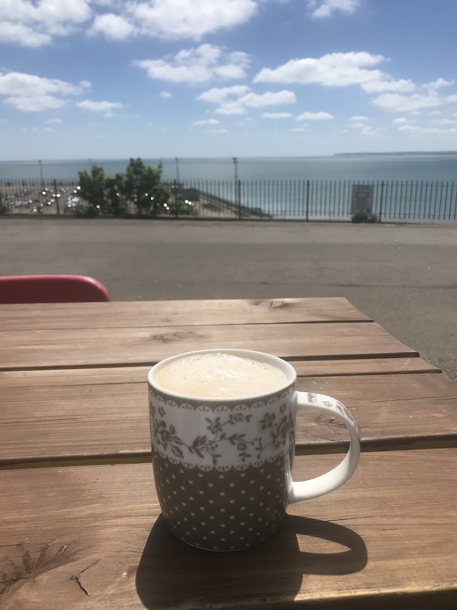The Lookout Cafe - Photo 3