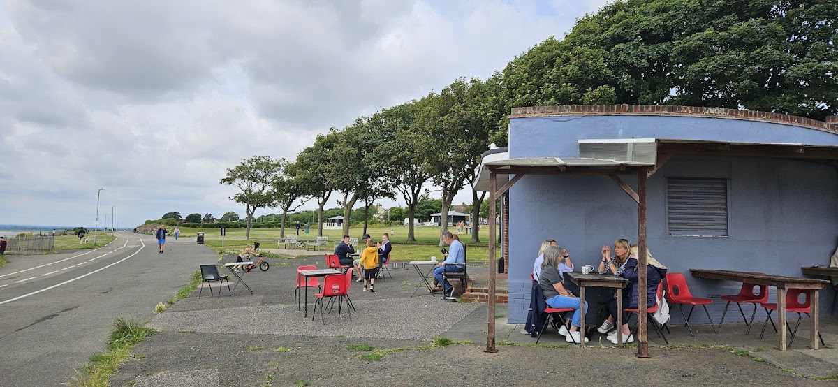 The Lookout Cafe - Photo 6