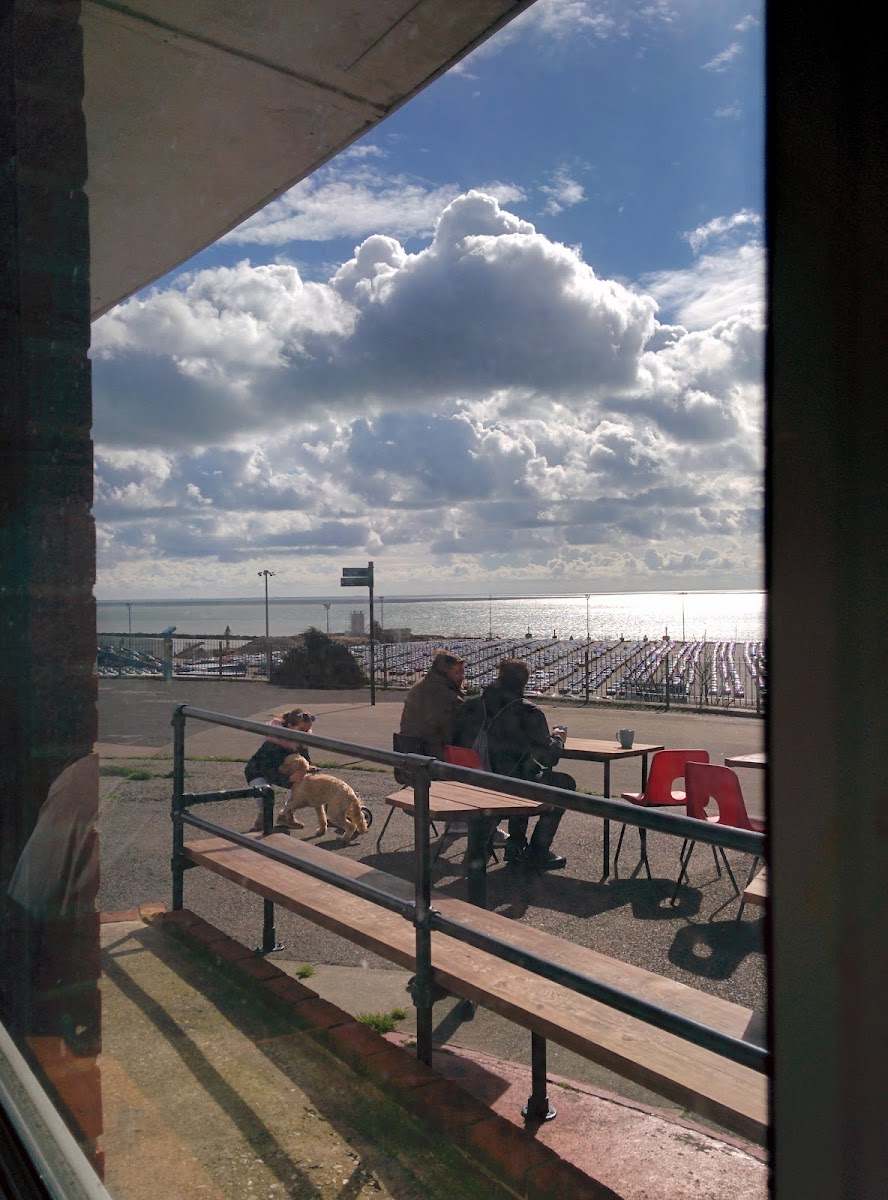 The Lookout Cafe - Photo 7