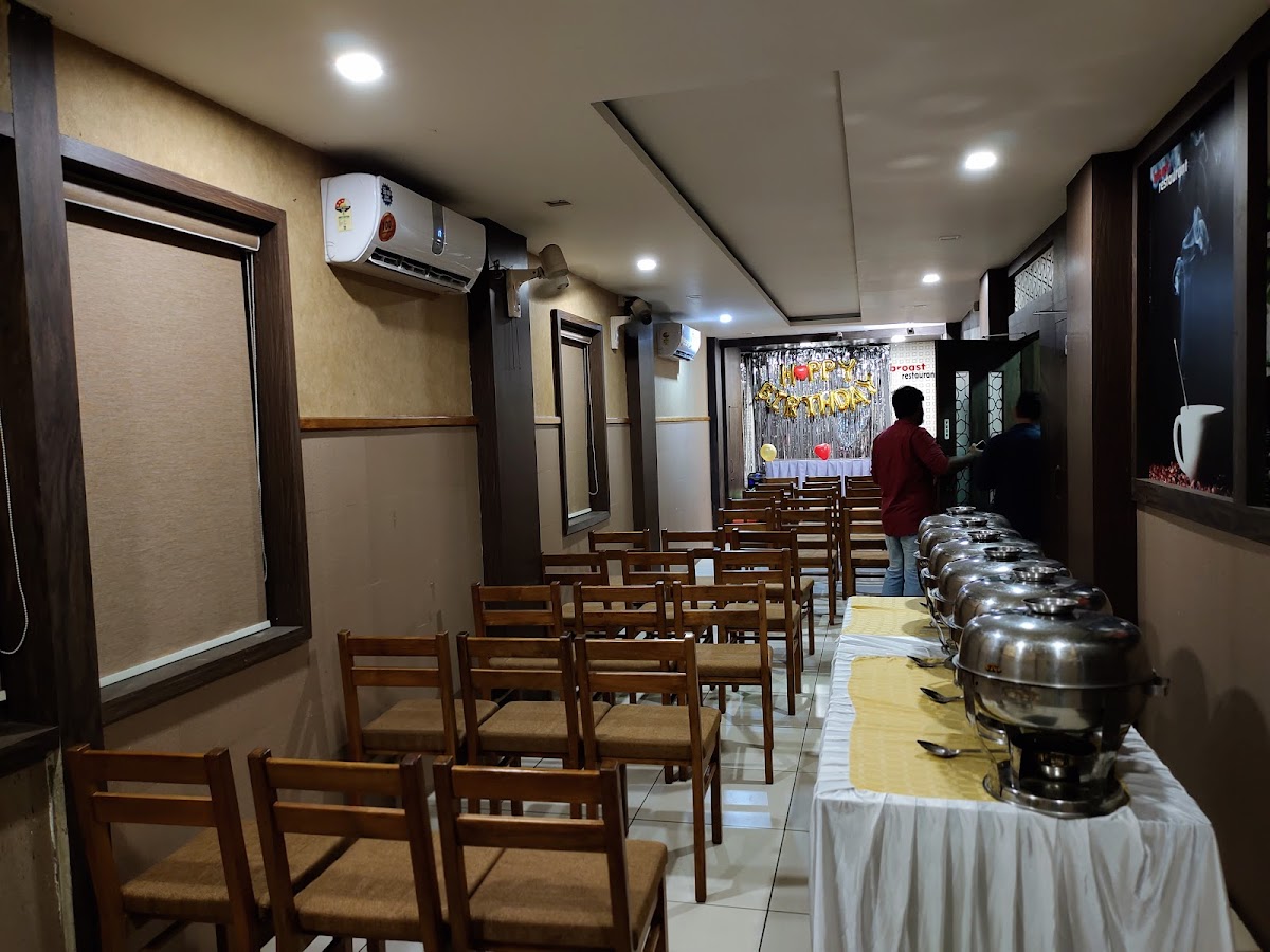 Broast Restaurant - Photo 3