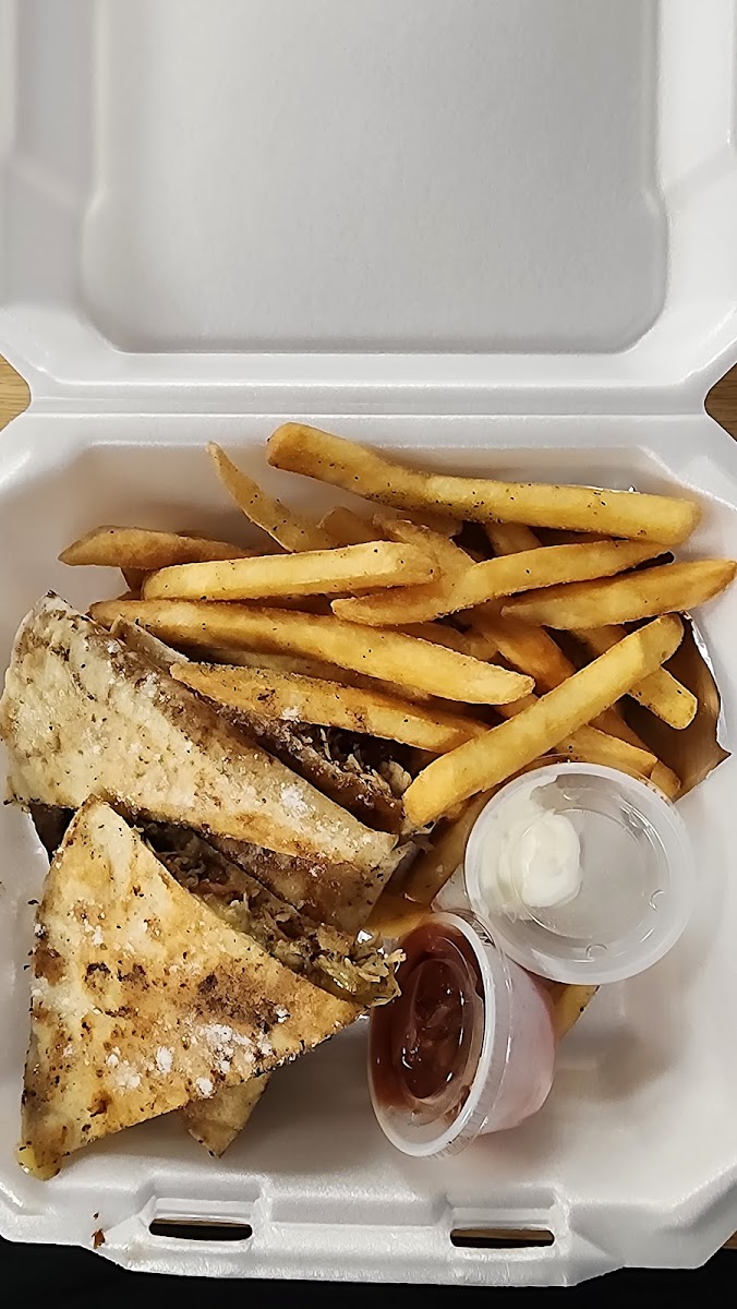 Ye Paul's Soul Bodega & Grill - Photo 3