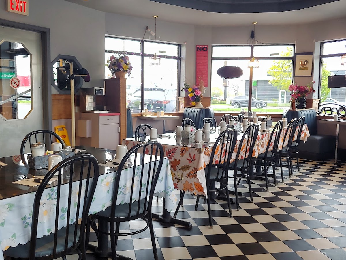 Family Corner Restaurant - Photo 2