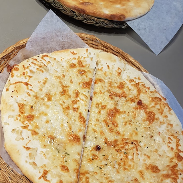 Cheese Naan