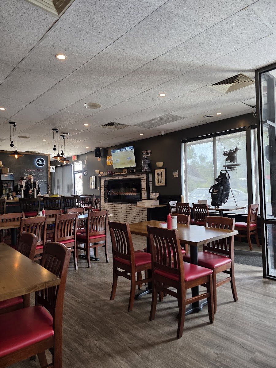 Barking Forest Eatery and Pub - Photo 7