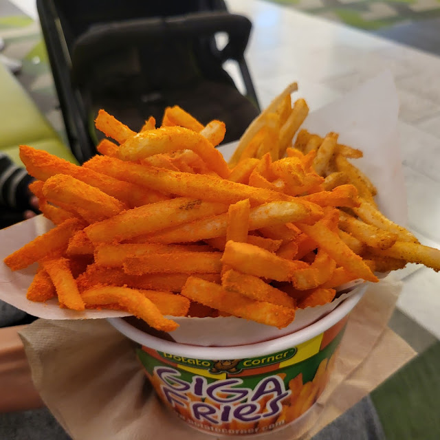 Giga Original Fries with BBQ and Cheddar