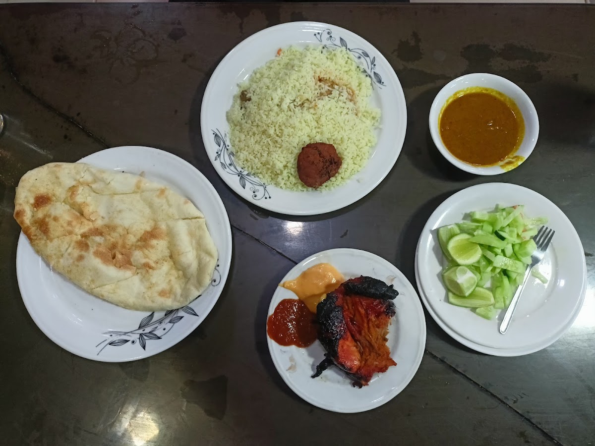 Alishan Fast Food And Restaurant - Photo 3