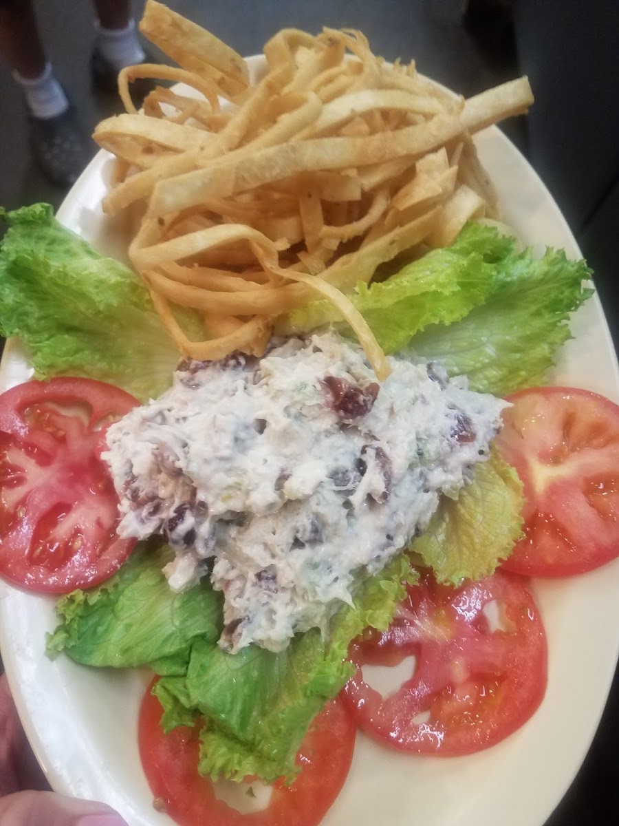Granny's Grill & Family Diner - Photo 3