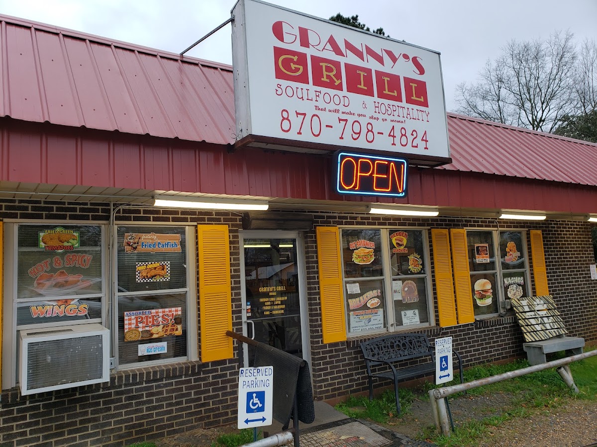 Granny's Grill & Family Diner - Photo 6