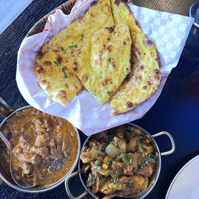 Subz Fogtah Garlic Naan Murgh Kali Mirch Chicken