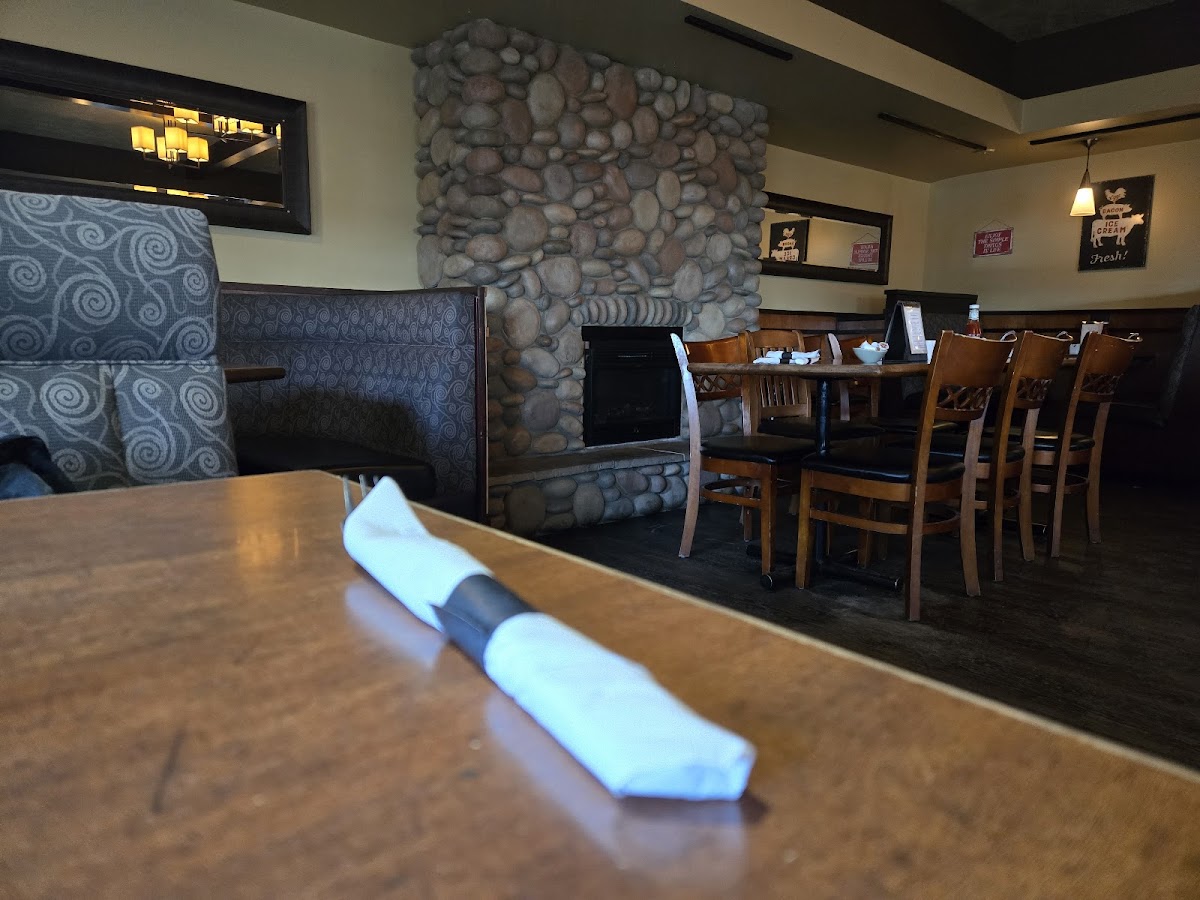 Audrey's Kitchen & Wyatt's Lounge - Photo 2