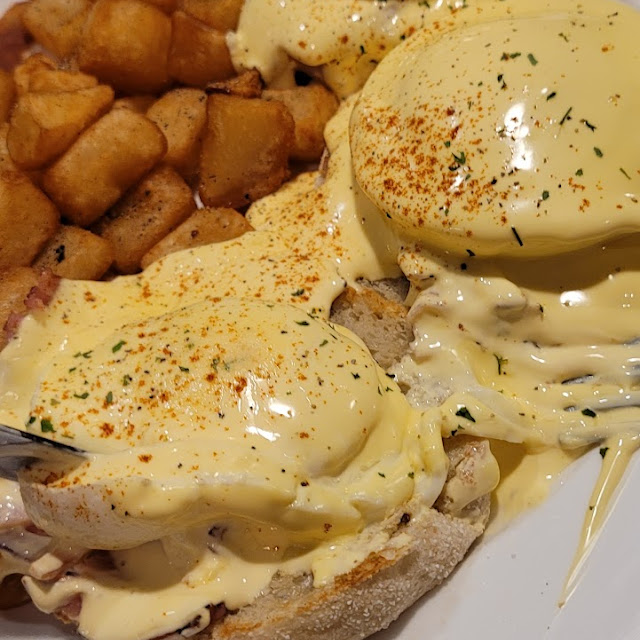 Eggs Benedict