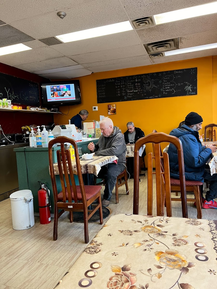 Yaser's Cafe - Photo 7