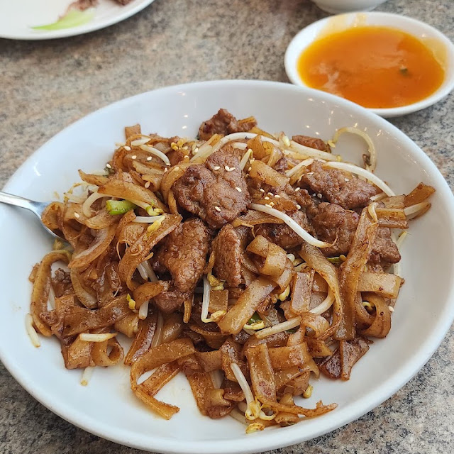 Shanghai Style Fried Thick Noodles
