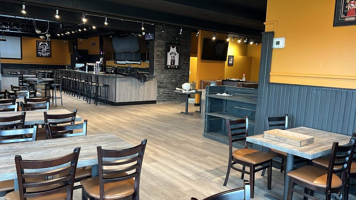 Wild Wing Roadhouse - Photo 4