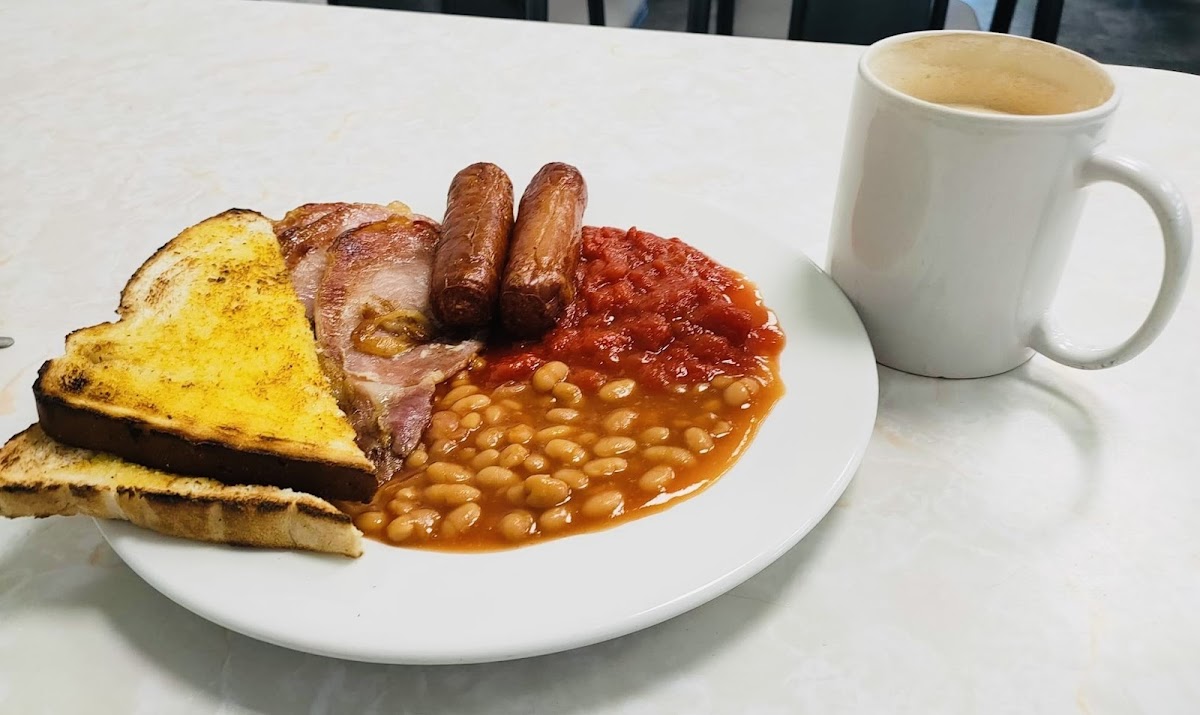 Phil's News & Cafe / The Tasty Plaice - Photo 1
