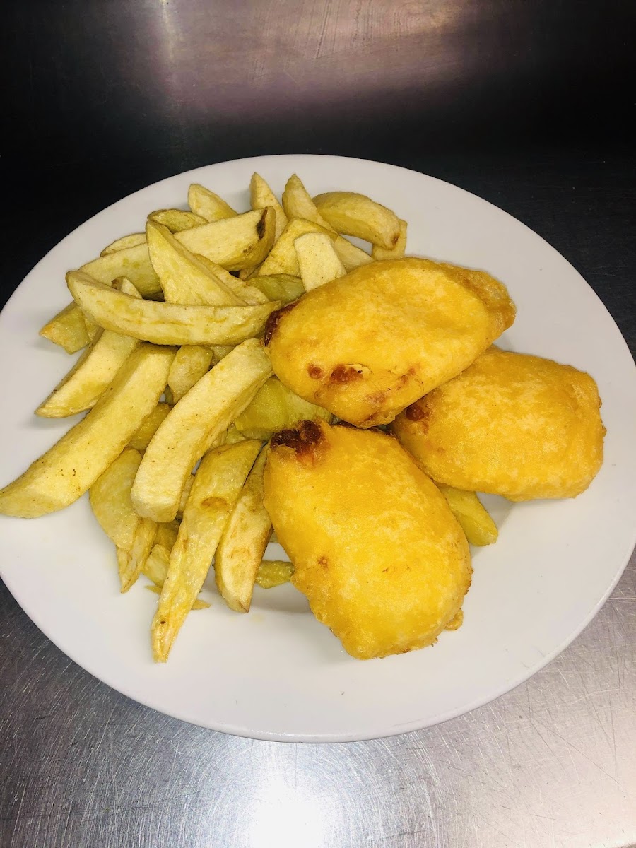 Phil's News & Cafe / The Tasty Plaice - Photo 6