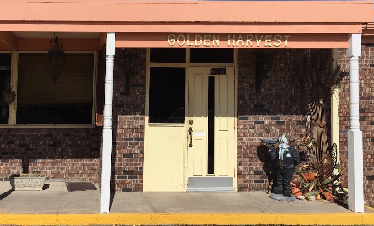 Golden Harvest Restaurant - Photo 6