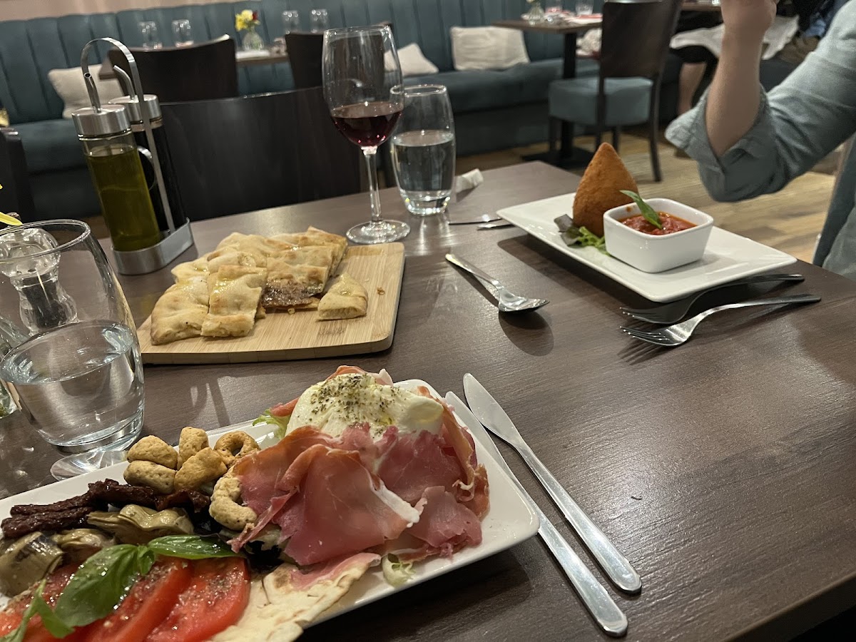 Pastasciutta Ingatestone - Photo 5