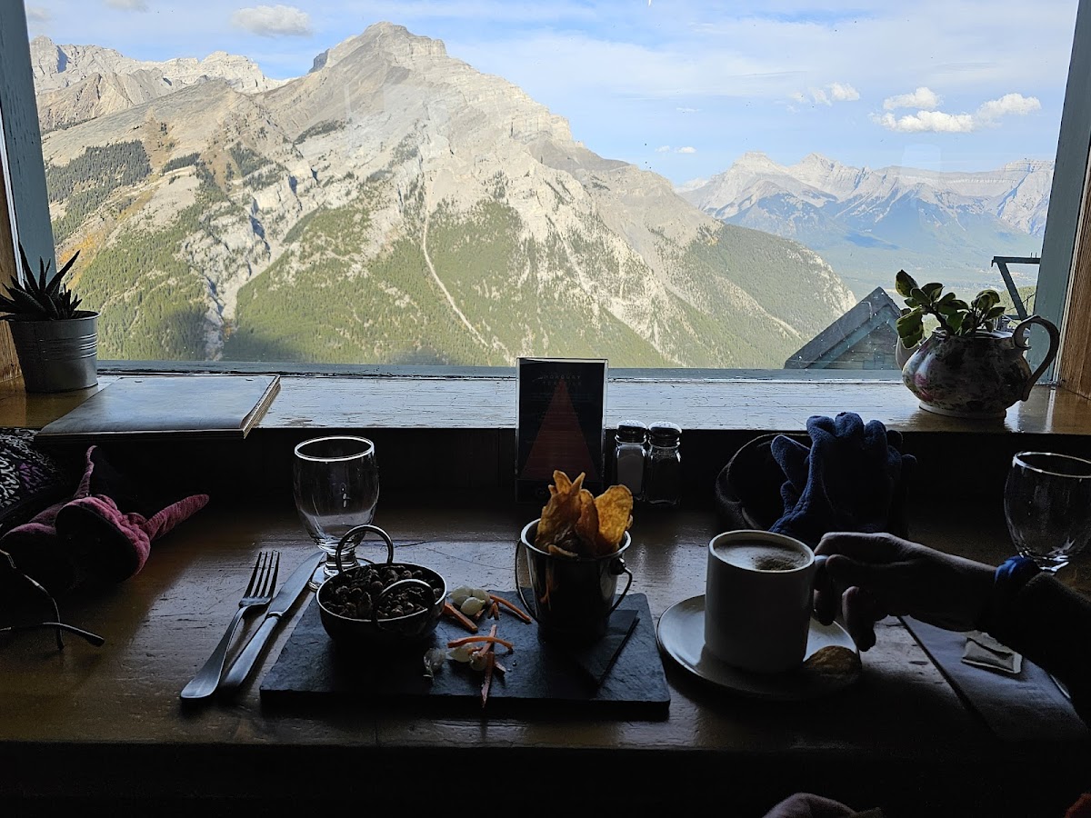 Cliffhouse Bistro - Photo 3