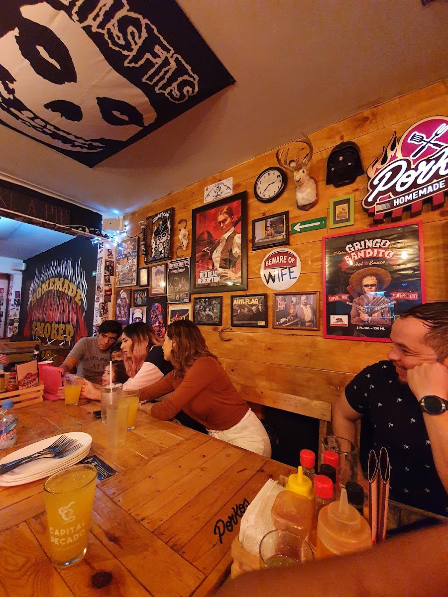 Porkos BBQ - Photo 3