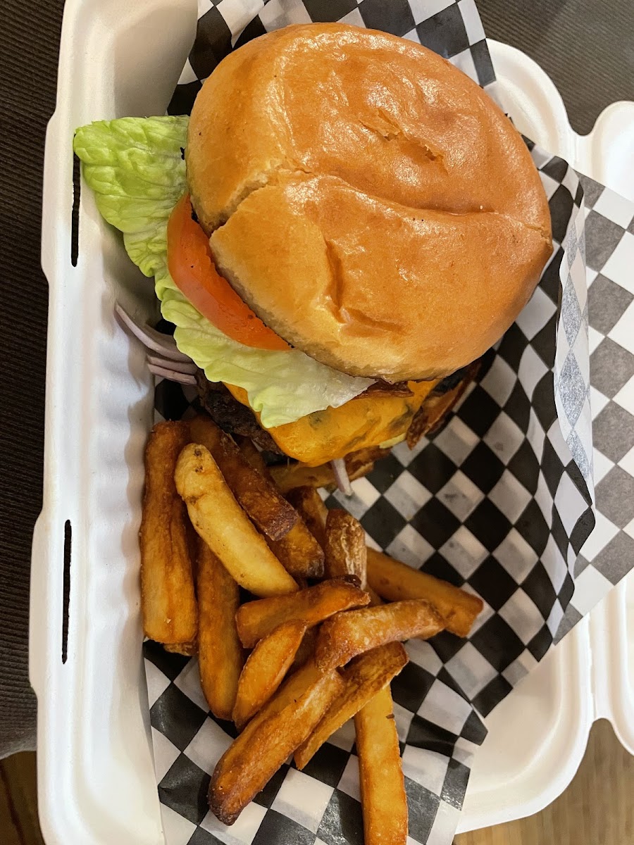 The Buffalo Bar & Ten Steakhouse - Photo 4
