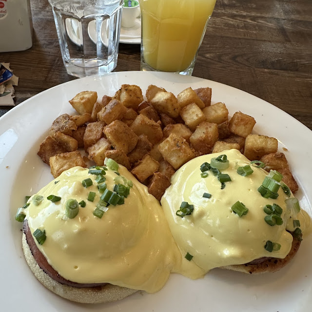 Eggs Benedict with Hash Browns