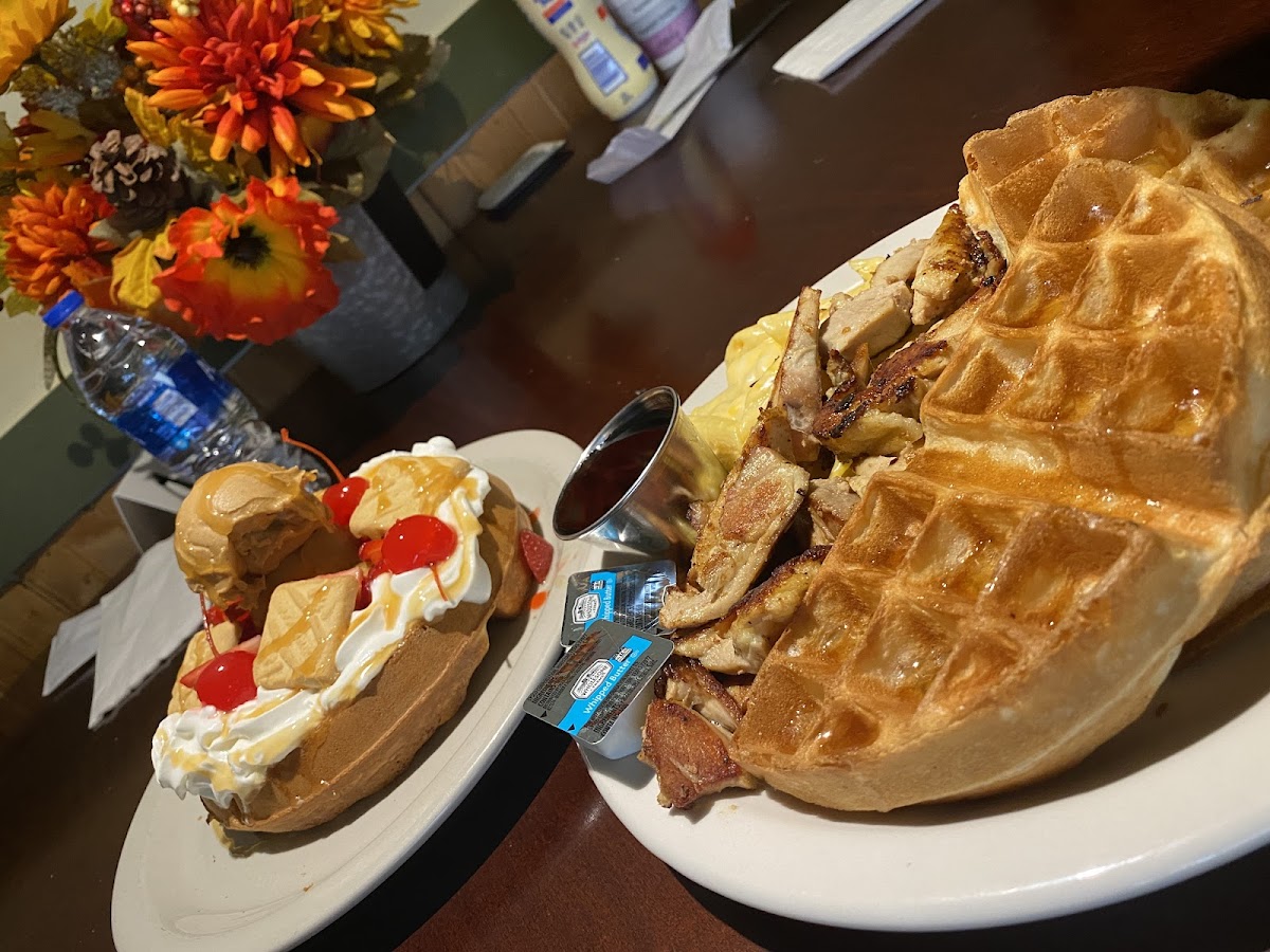 Waffle Bear & Cafe Latino - Photo 9