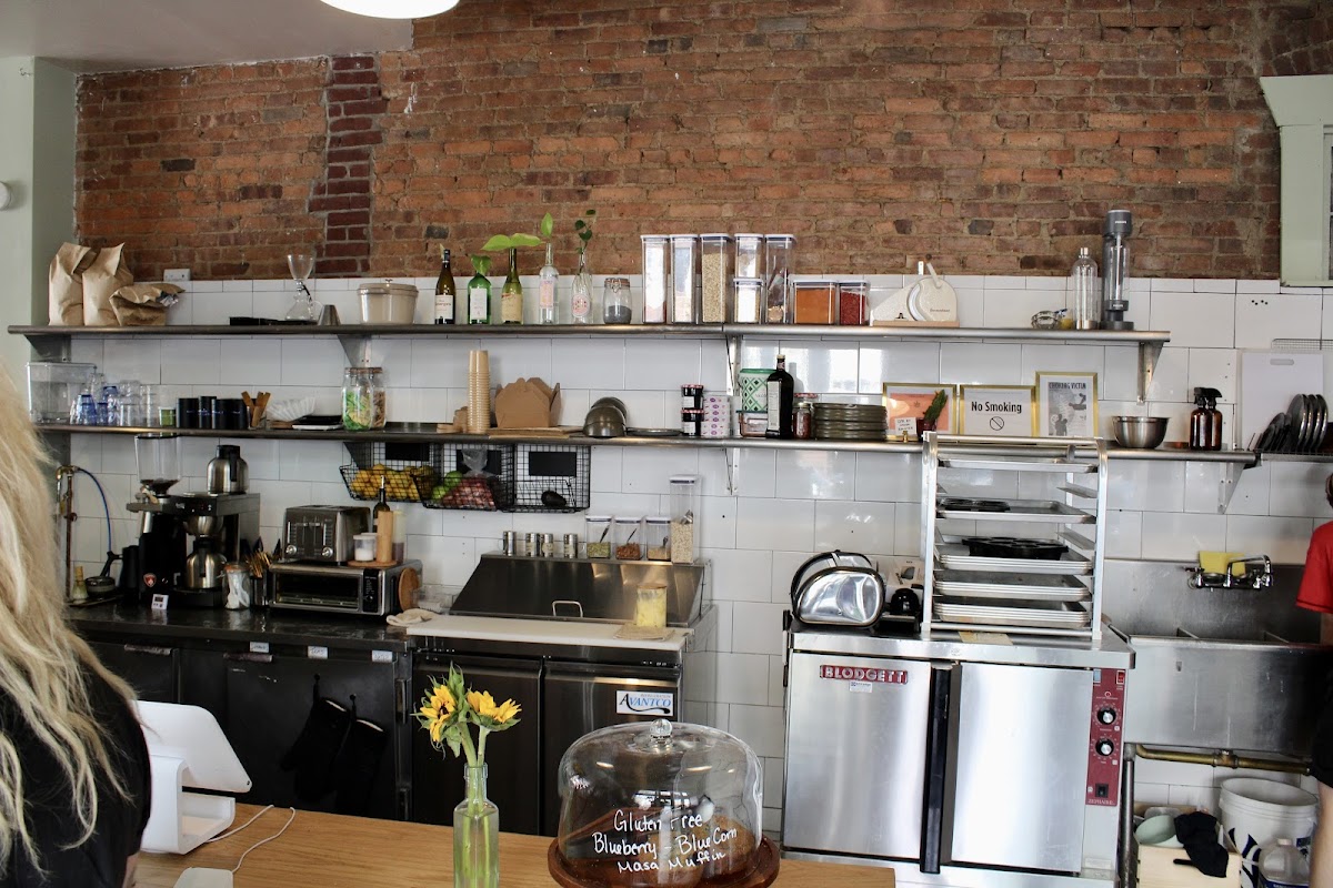 Early Yves Cafe - Photo 2