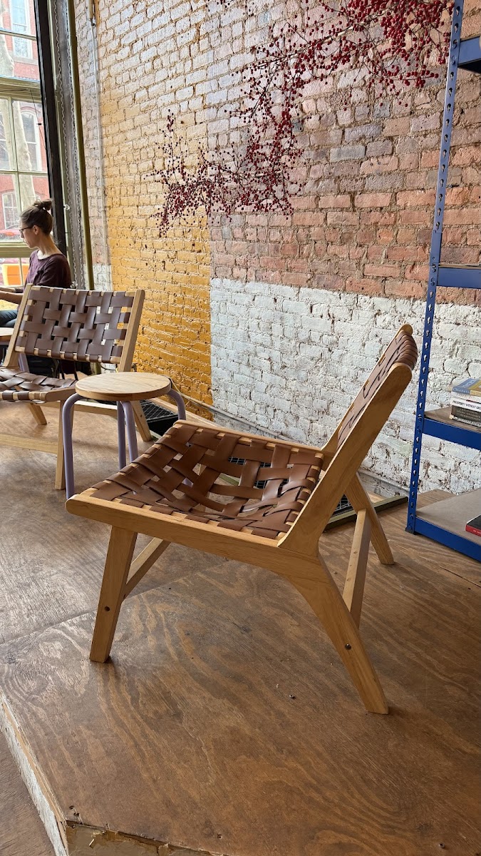 Early Yves Cafe - Photo 4