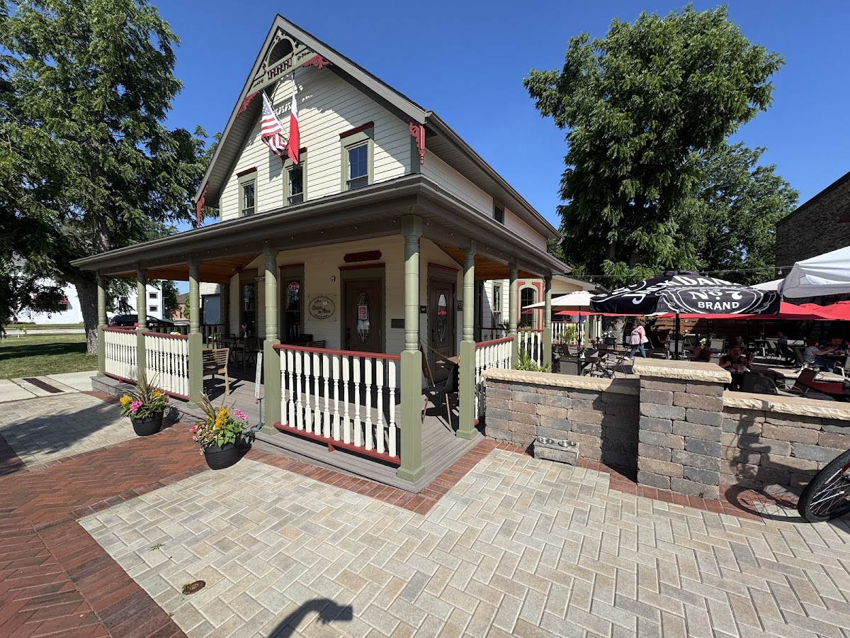Garden on Main - Photo 1