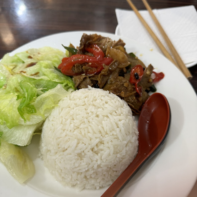 Black Pepper Chicken Rice
