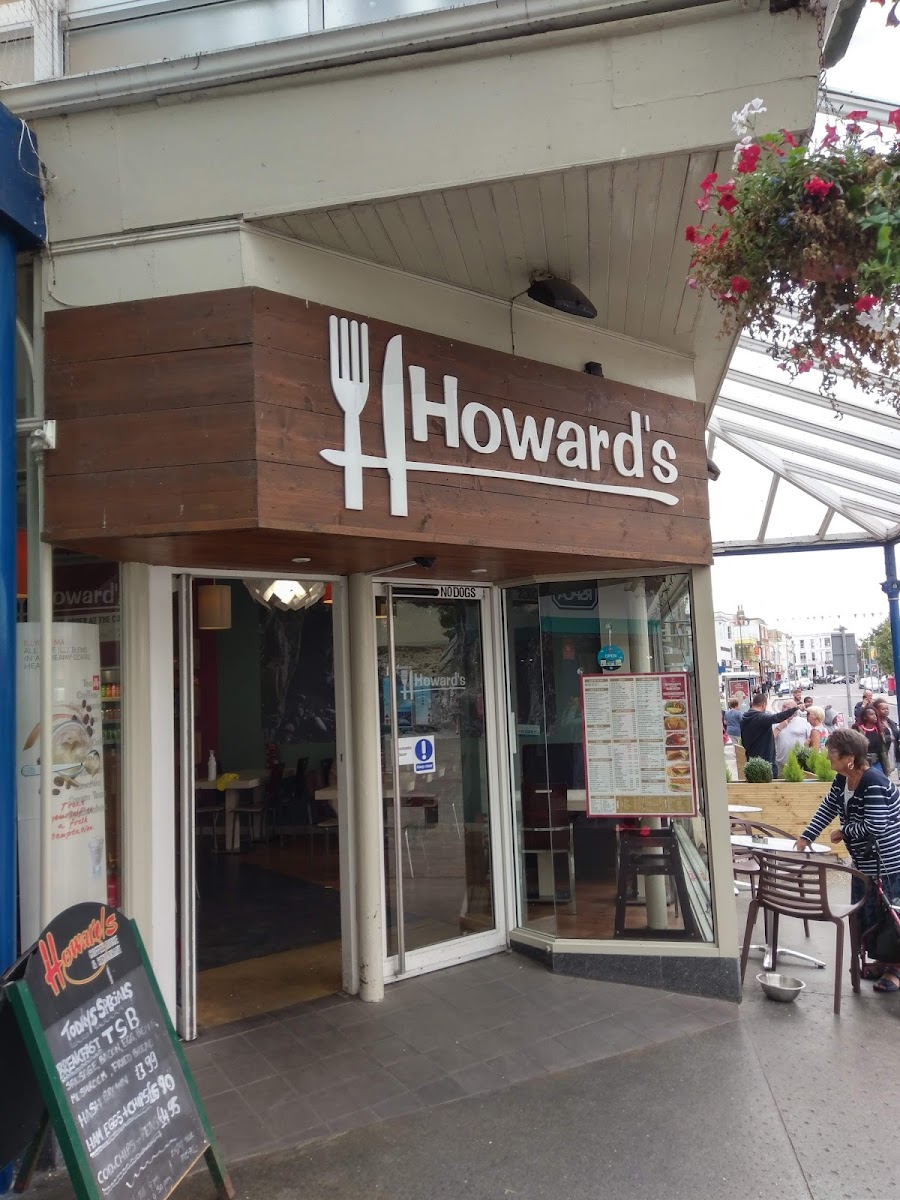 Howard’s Coffee Shop - Photo 3