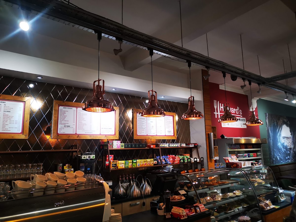 Howard’s Coffee Shop - Photo 5