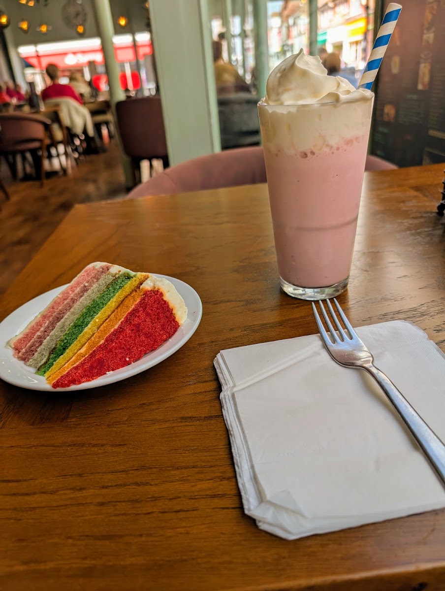 Howard’s Coffee Shop - Photo 6