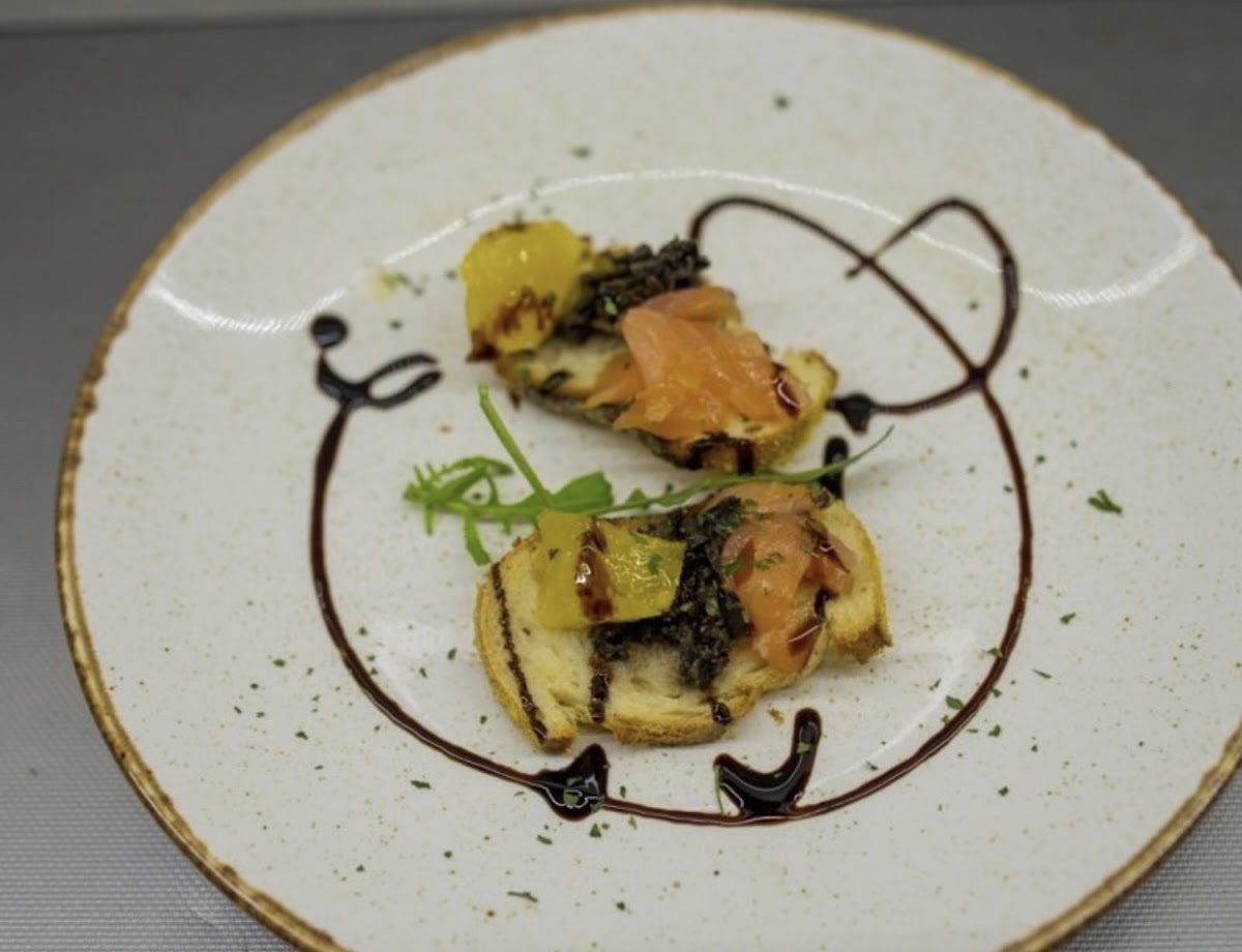 Pablo's Restaurant & Club - Photo 1