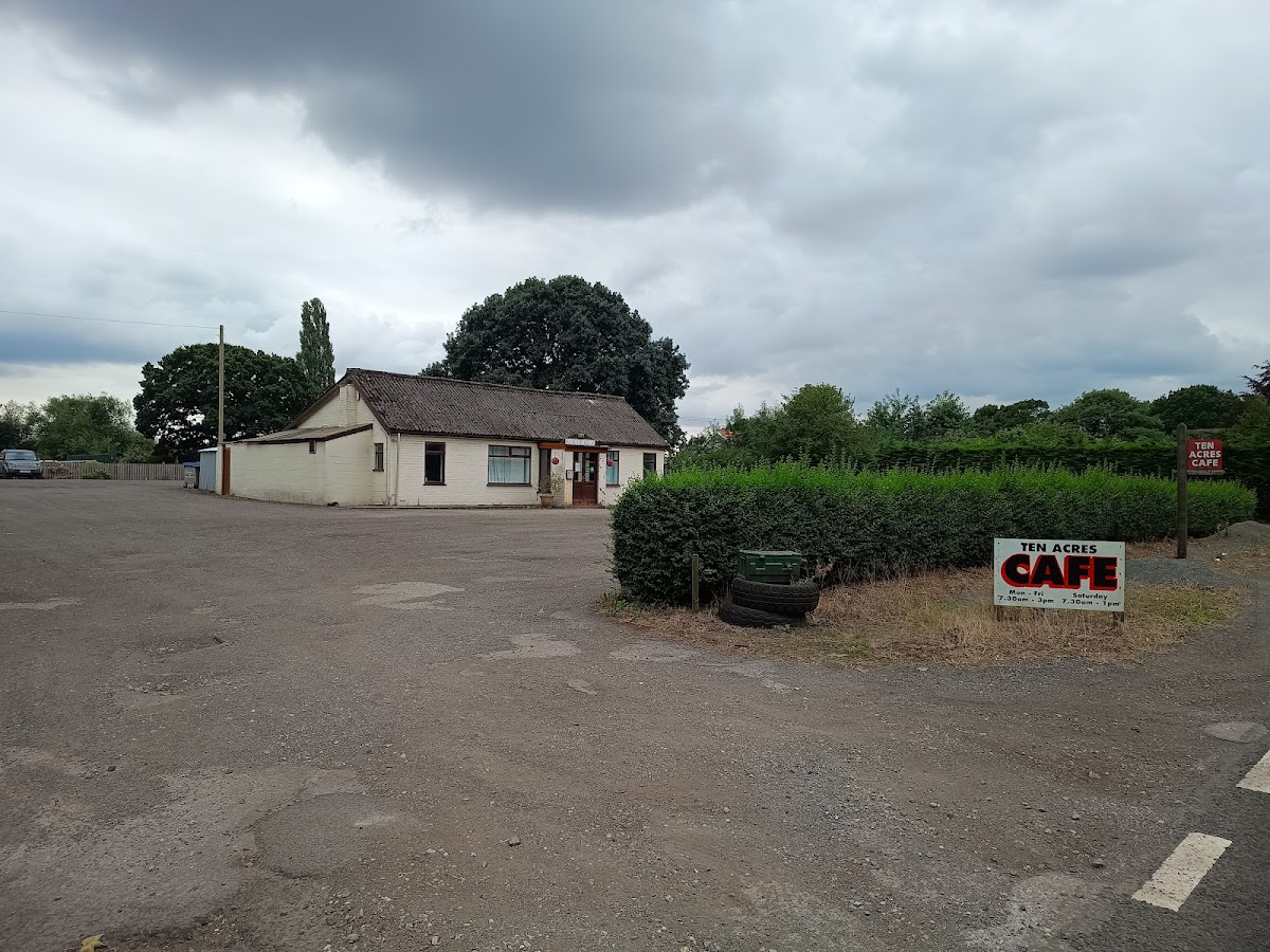 Ten Acres Cafe - Photo 3